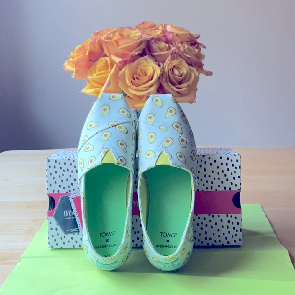 🥑 TOMS ALPARGATA WITH AVOCADO PRINT 🥑NWT 🥑